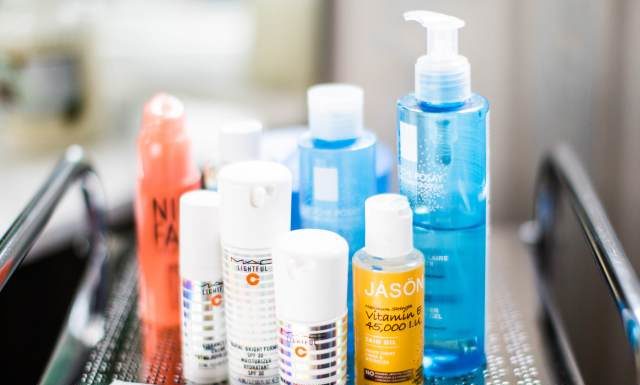 Płyn micelarny: właściwa pielęgnacja twarzy na co dzień