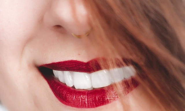 Implanty zębowe, czyli estetyczne rozwiązanie problemów z uśmiechem