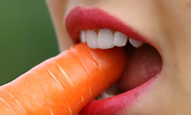 Mosty protetyczne – jak je się je zakłada?