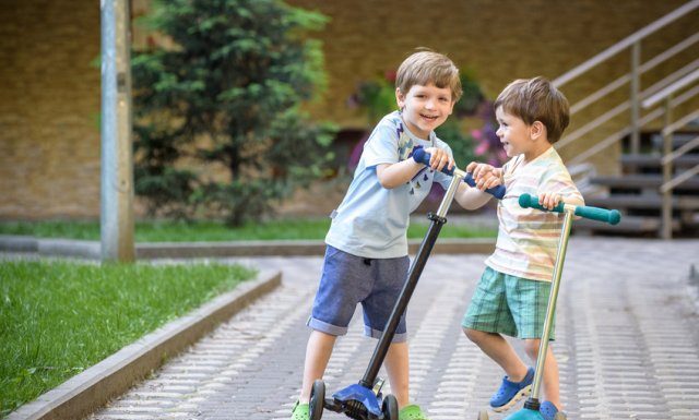 Hulajnoga na 3 kółkach – doskonały gadżet dla dziecka!