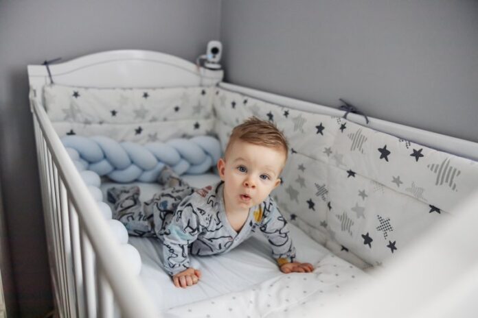 Jak stworzyć przytulne miejsce dla małego dziecka w jednopokojowym mieszkaniu i w sypialni?