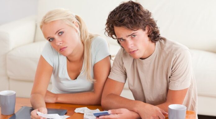 Gdzie warto wymieniać waluty, aby oszczędzić? Najlepsze i najgorsze miejsca do wymiany pieniędzy