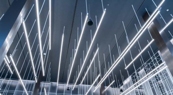 Ogrodowe oświetlenie z możliwością samodzielnego montażu - instalacja oświetlenia niskonapięciowego na zewnątrz domu