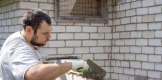 Murowanie ścian w piwnicy: czy lepsze są bloczki betonowe czy cegła?