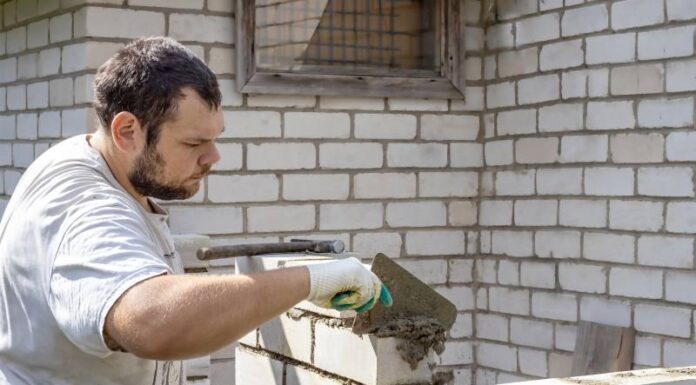 Murowanie ścian w piwnicy: czy lepsze są bloczki betonowe czy cegła? Murowanie ścian w piwnicy: czy lepsze są bloczki betonowe czy cegła?