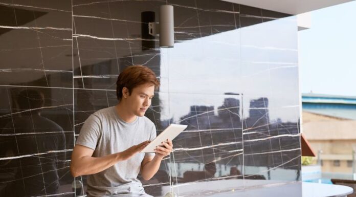 Zobacz, jakie funkcje oferują inteligentne szyby okienne i lustra wyposażone w ekran multimedialny! Zobacz, jakie funkcje oferują inteligentne szyby okienne i lustra wyposażone w ekran multimedialny!