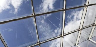 Wybór szklarni wykonanych z poliwęglanu - przegląd opcji i instrukcje montażowe