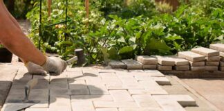 Jak układać kostkę brukową krok po kroku