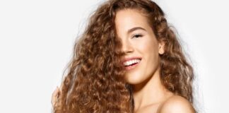 Długie włosy i puszenie się – jak ujarzmić niesforne kosmyki?