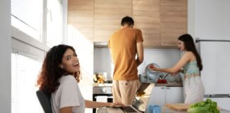 Minimalne wymiary stołu na 8 osób według zasad ergonomii